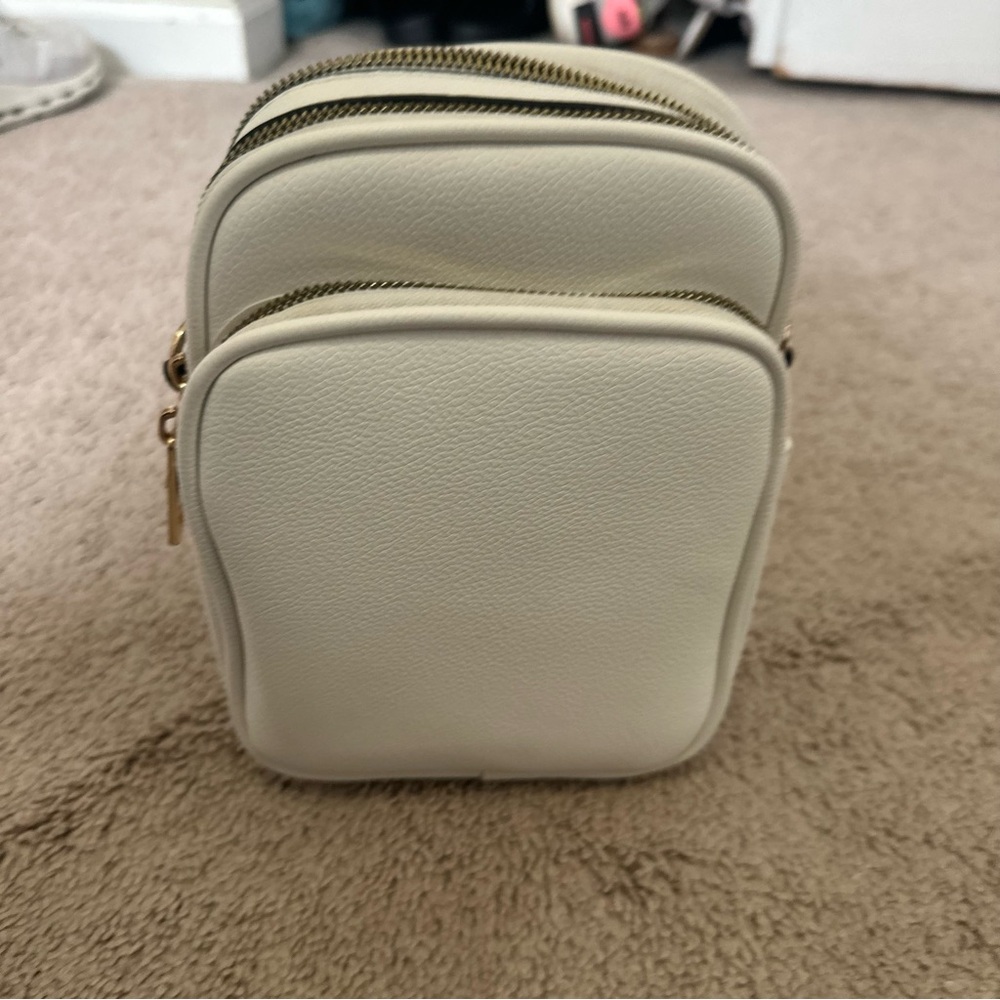 Multi Pocket Leather Medium Crossbody Bag with Adjustable Strap (Used 1 time)
